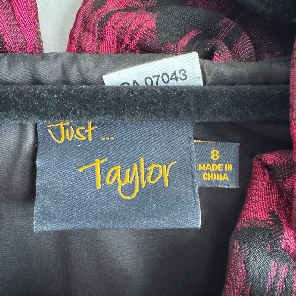 Taylor Black and Pink Halter Sheath Mini Dress - Picture 4 of 13